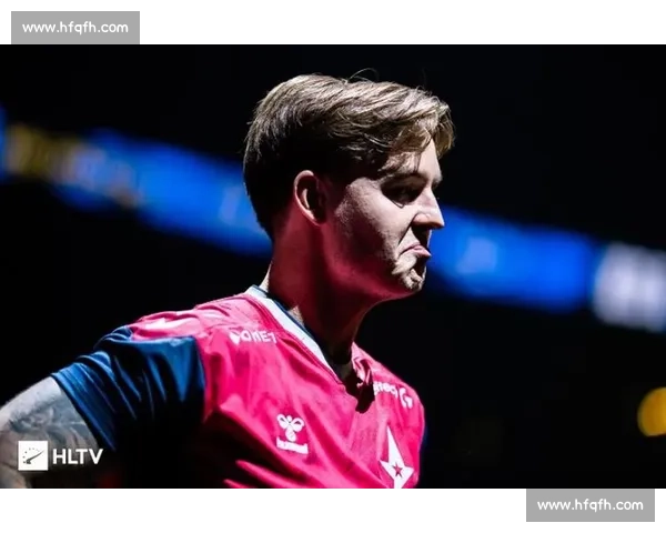 达赫迪斯里兰卡表演赛惊现神级一杆！传奇老将再现教科书级花式击球